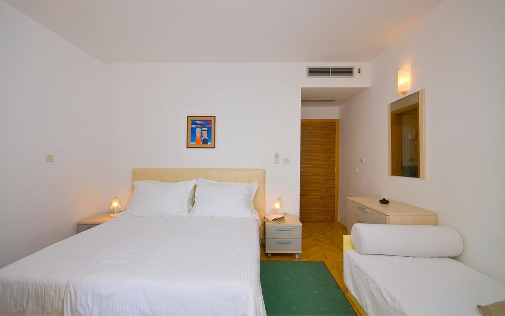 Apartments Villa Medic Brela Zewnętrze zdjęcie