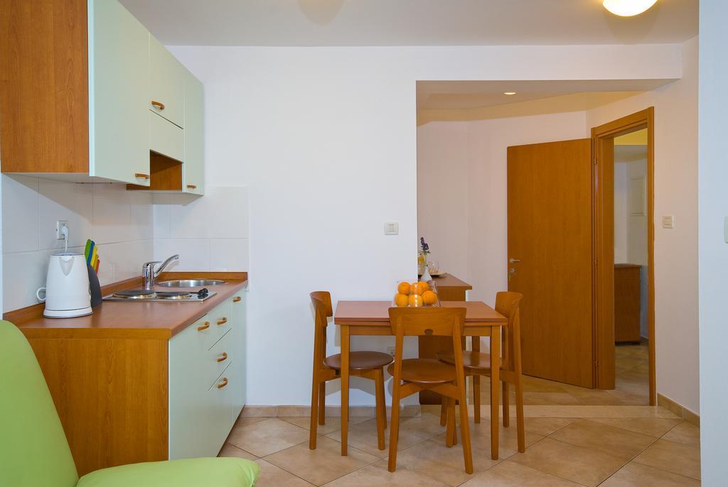 Apartments Villa Medic Brela Zewnętrze zdjęcie