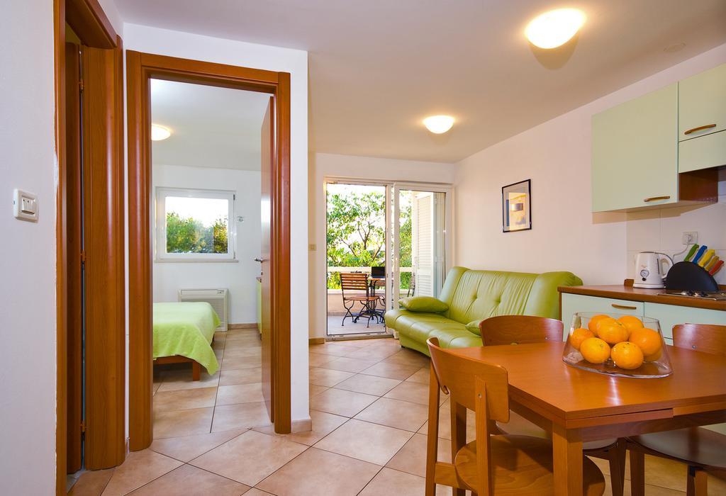 Apartments Villa Medic Brela Zewnętrze zdjęcie
