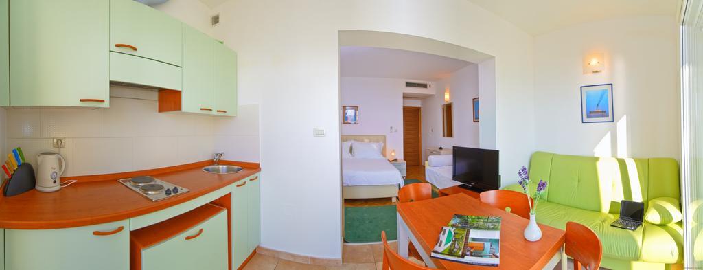 Apartments Villa Medic Brela Zewnętrze zdjęcie