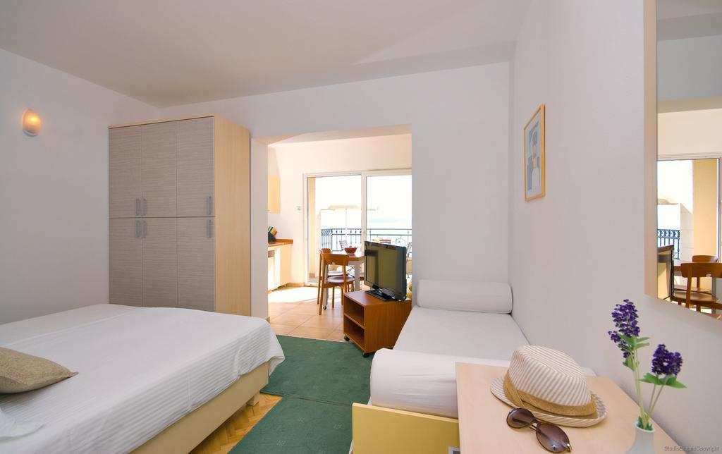 Apartments Villa Medic Brela Zewnętrze zdjęcie