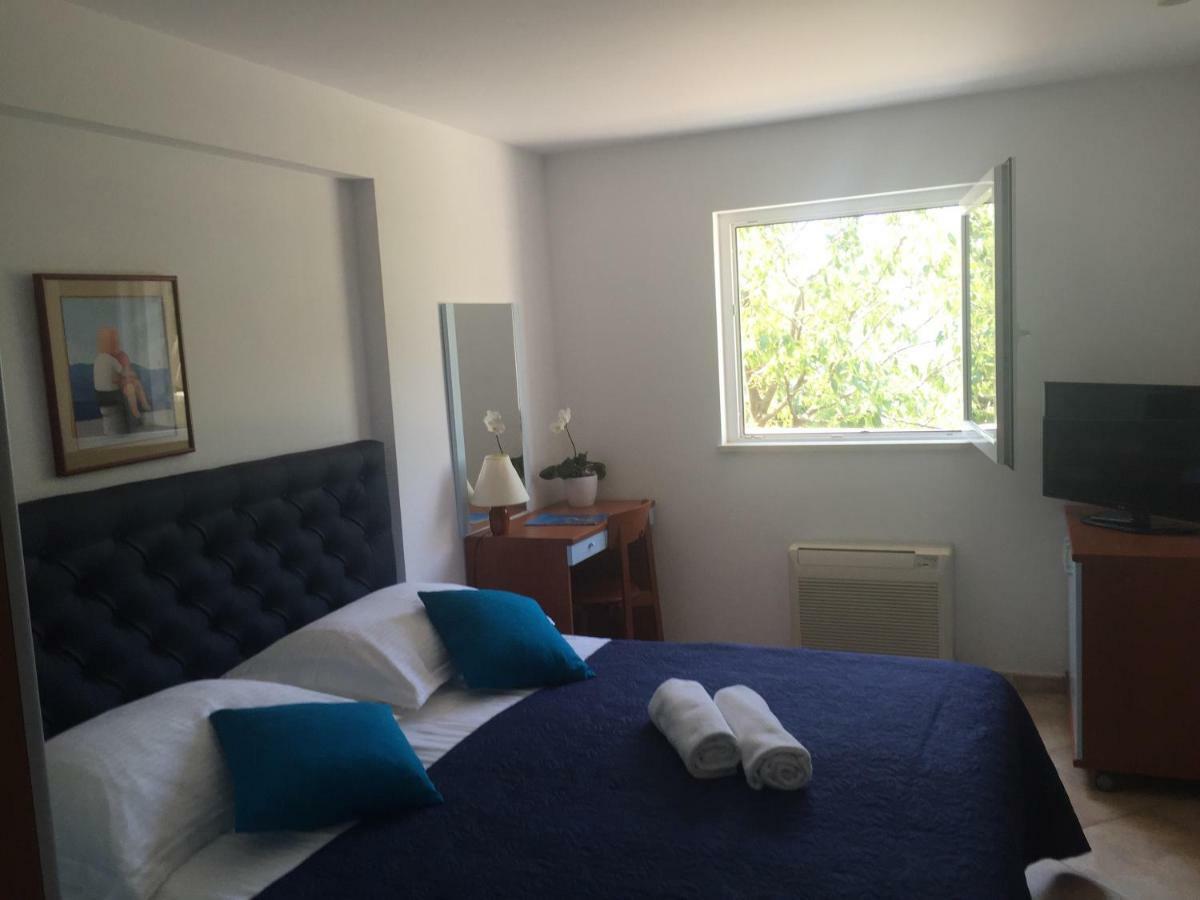 Apartments Villa Medic Brela Zewnętrze zdjęcie